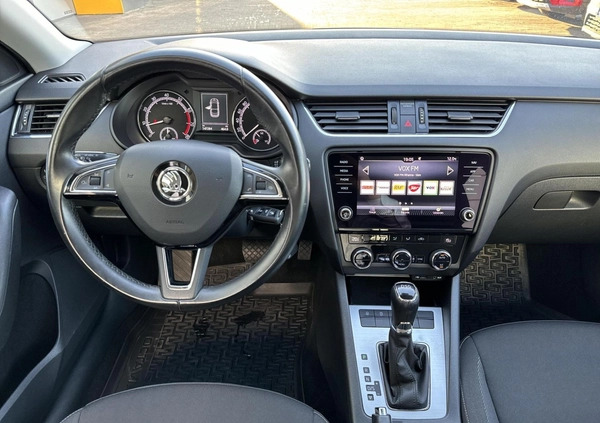 Skoda Octavia cena 54900 przebieg: 147270, rok produkcji 2017 z Gdynia małe 277